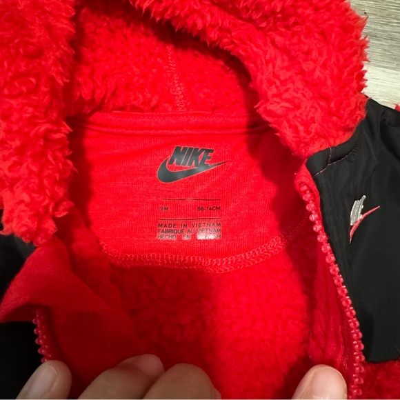 Nike Coverall Hoodie Sportswear Sleepwear Bodysuit (Univesity Red, 9 Months) - Picture 3 of 3